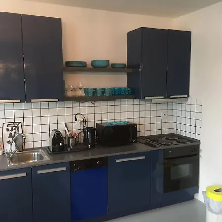 公寓 Turquoise Flat With Garage On Subway